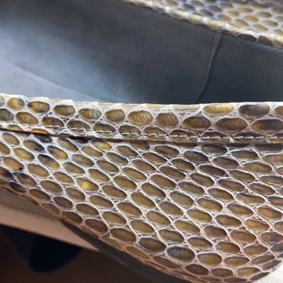 Stuart Weitzman Sz 7.5M Snakeskin Print Flats - Picture 11 of 11